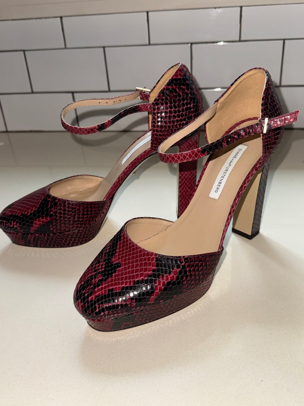 Diane von Furstenberg Mika Snakeskin python D'Orsay platform heels Pumps 9.5